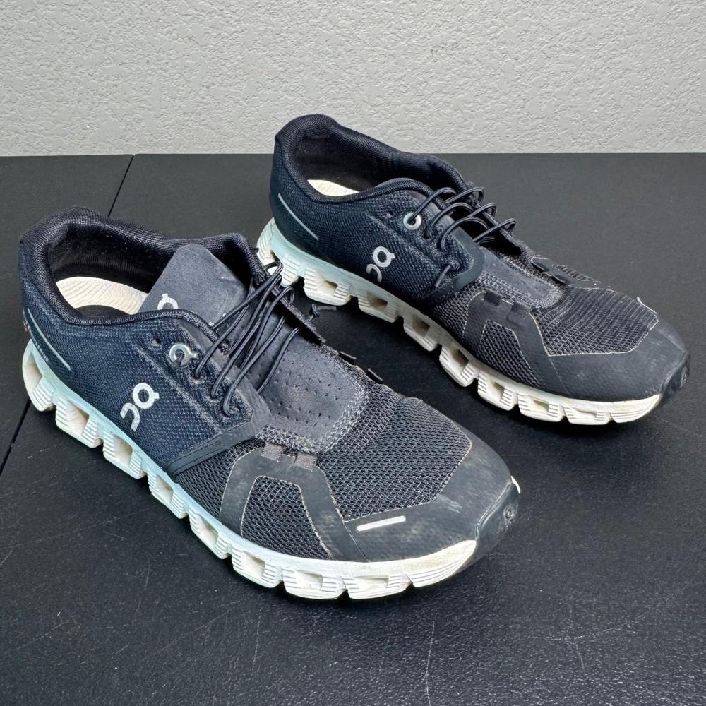 On Cloud 5 Running Womens 8 Black White Sneakers 59.98904 Shoes